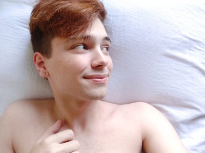 ALFIE_AMOUR naked stripping on cam for live sex video chat