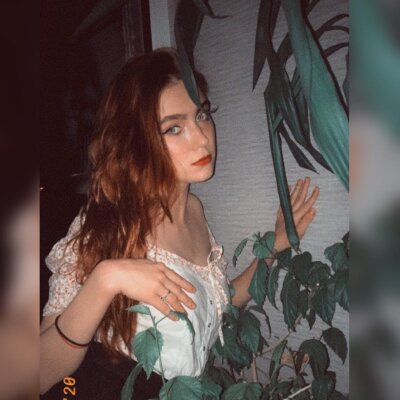 Alice_Shine naked stripping on cam for live sex video chat