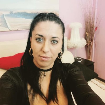 Aliceblack24 naked stripping on cam for live sex video chat
