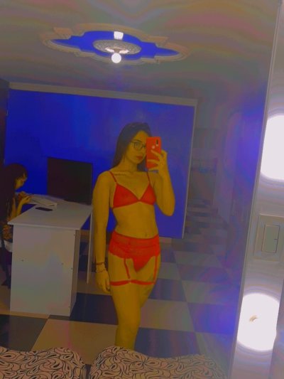 AliceHot26 naked stripping on cam for live sex video chat