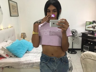 alinson_fox naked stripping on cam for live sex video chat
