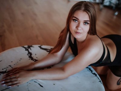 ALLISON_BRIGHT naked stripping on cam for live sex video chat