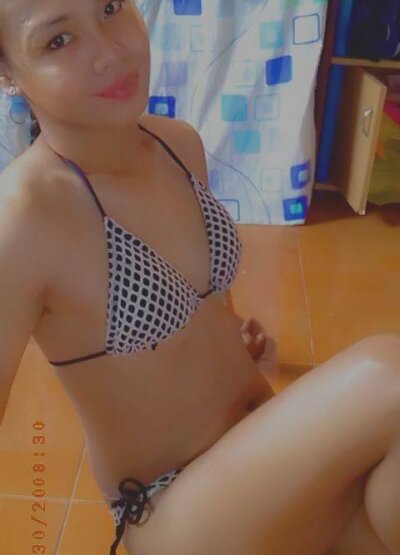 amazingSUZIE naked stripping on cam for live sex video chat