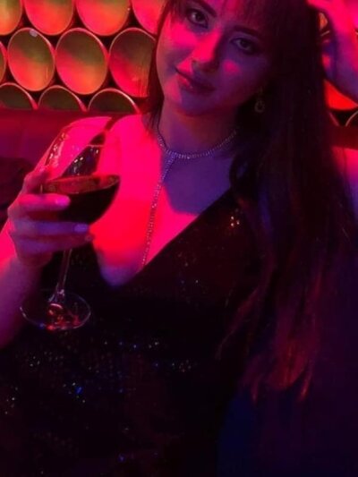 AminaEast naked stripping on cam for live sex video chat