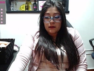 Andrea, ? naked Live Sex Chat Room