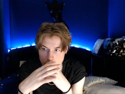 _andrewww_ naked stripping on cam for live sex video chat