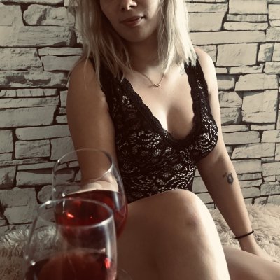 anna_fantasie naked stripping on cam for live sex video chat