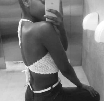 anny_foxx naked stripping on cam for live sex video chat