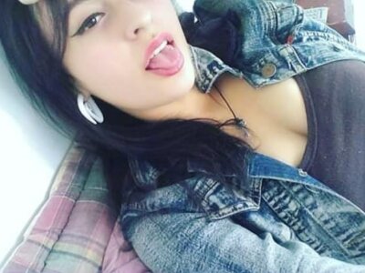 arianamusexox naked stripping on cam for live sex video chat