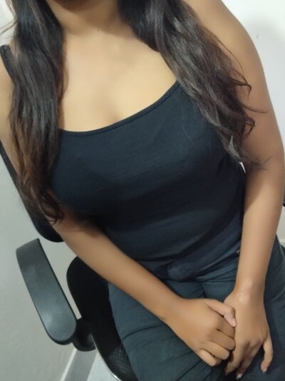 _Arshia_ naked stripping on cam for live sex video chat