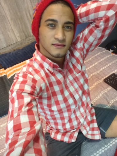 Axel_Brown naked stripping on cam for live sex video chat