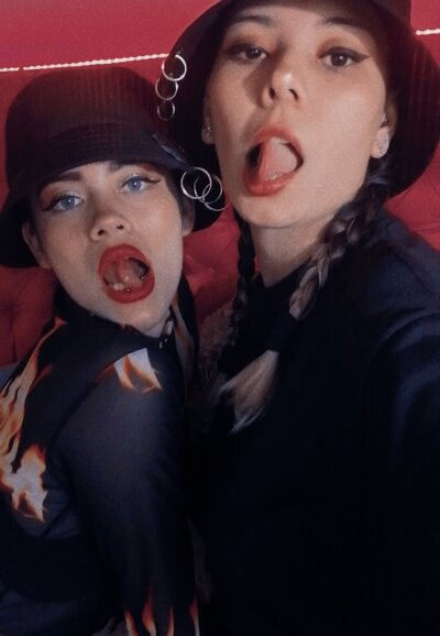 BadGirlsx3 naked stripping on cam for live sex video chat