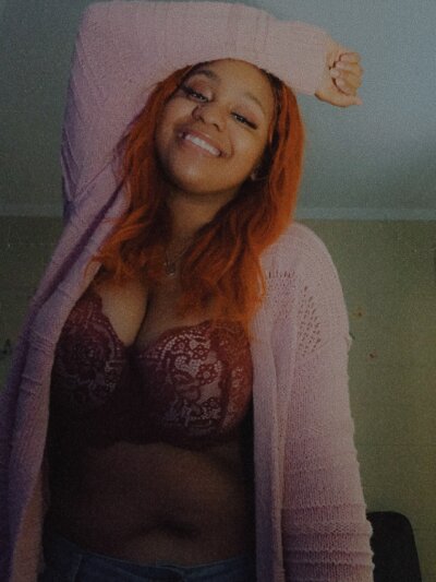beautiful_unique21 naked stripping on cam for live sex video chat