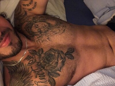 benny6969boy naked stripping on cam for live sex video chat