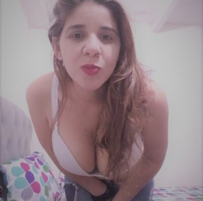 Bethy_jk naked stripping on cam for live sex video chat