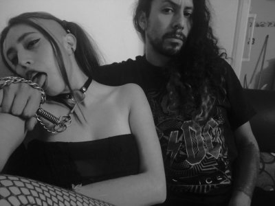 Bigmanandlittlegirl naked stripping on cam for live sex video chat