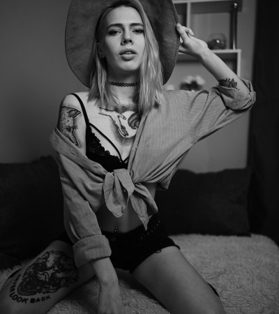 blessthiswellcum naked stripping on cam for live sex video chat