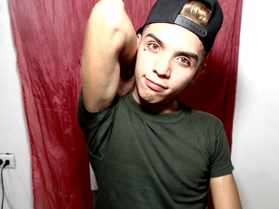 Blue_King23 naked stripping on cam for live sex video chat