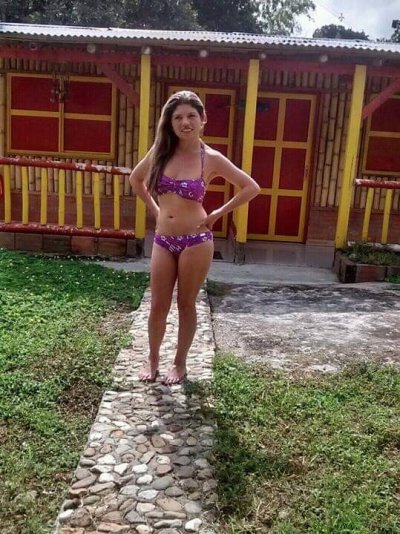 Brianna_07 naked stripping on cam for live sex video chat