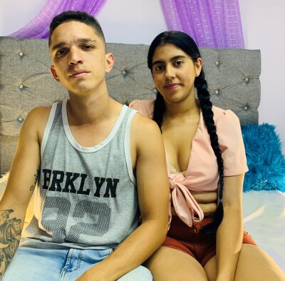 bulma_y_vegeta naked stripping on cam for live sex video chat