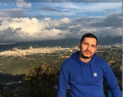 camilo_restrepo21 naked stripping on cam for live sex video chat