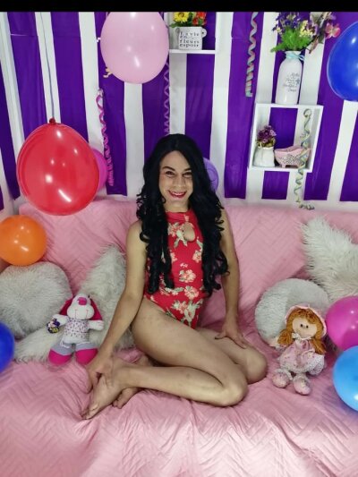 candy_girl22 naked stripping on cam for live sex video chat