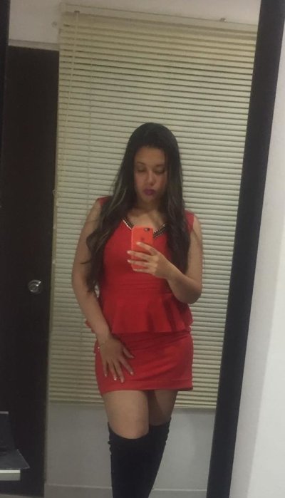 CandyFosterXX naked stripping on cam for live sex video chat