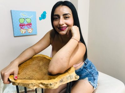 canelita_24 naked stripping on cam for live sex video chat