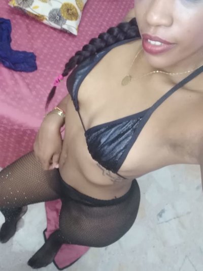 Cannddyy_ naked stripping on cam for live sex video chat
