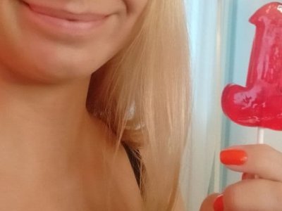 caramelli naked stripping on cam for live sex video chat