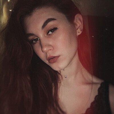 Cassie_Amber naked stripping on cam for live sex video chat