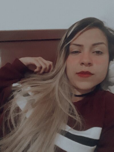 CataleyaMorris naked stripping on cam for live sex video chat