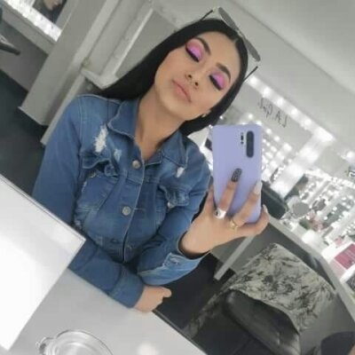 Charlotttee naked stripping on cam for live sex video chat