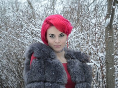 ChloeSequin naked stripping on cam for live sex video chat