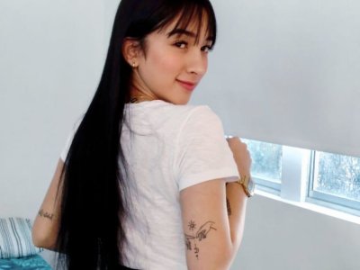 coral18 naked stripping on cam for live sex video chat