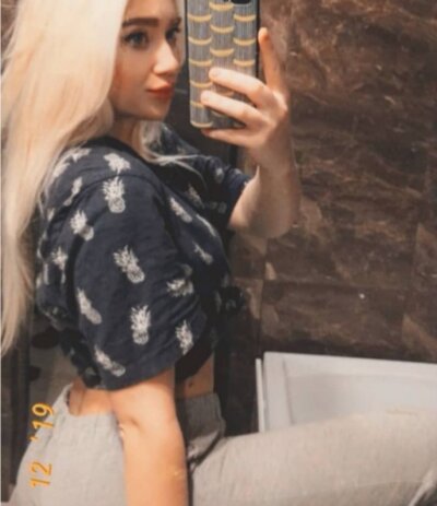 Crystal__dream naked stripping on cam for live sex video chat