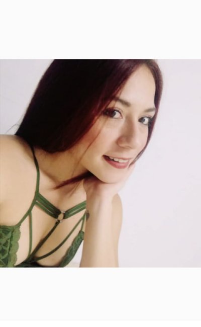 crystalhuff naked stripping on cam for live sex video chat