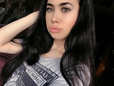 cuddliesblack naked stripping on cam for live sex video chat