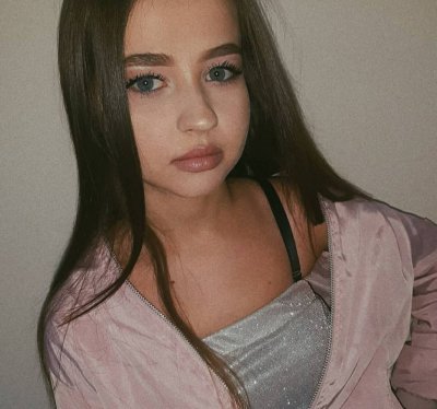 cute_Kami naked stripping on cam for live sex video chat