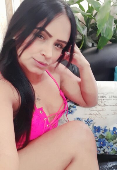 CuteFace naked stripping on cam for live sex video chat