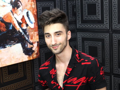 DamianWoolf naked stripping on cam for live sex video chat