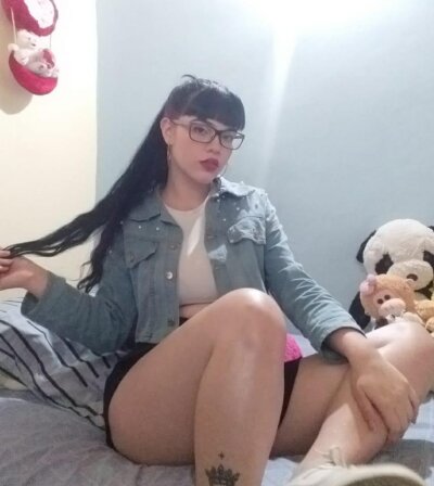 DanaBlush naked stripping on cam for live sex video chat