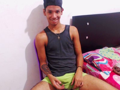 davepalac naked stripping on cam for live sex video chat