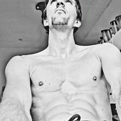 Der_Sascha87 naked stripping on cam for live sex video chat