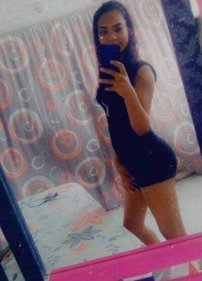 desired_sex3 naked stripping on cam for live sex video chat