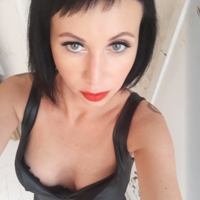 DianaRoses naked stripping on cam for live sex video chat