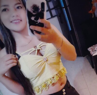 divasofiax naked stripping on cam for live sex video chat