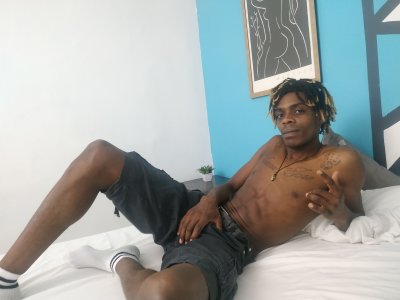 dominic_lamar naked stripping on cam for live sex video chat