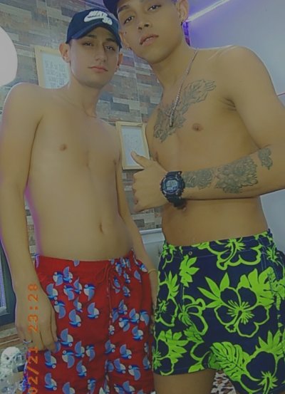dylan_and_lian naked stripping on cam for live sex video chat