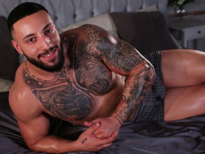 Dylan_Keith naked stripping on cam for live sex video chat